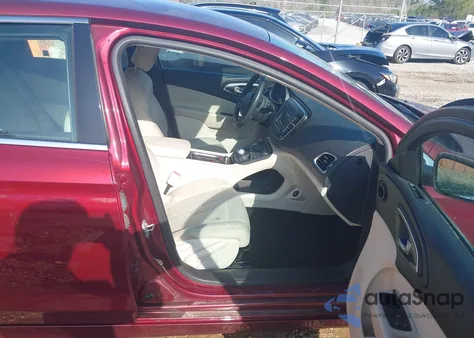 2015 Chrysler 200 Limited z USA, uszkodzony, nr VIN 1C3CCCAB8FN721477